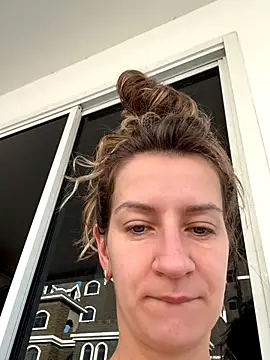 Snapshot of EvvaMur chatting on November 15, 2025, 1:36 am EvvaMur online show from November 15, 2025, 1:36 am