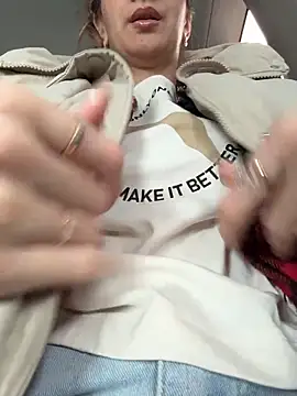 EvvaMur online show from March 11, 2026, 2:39 am