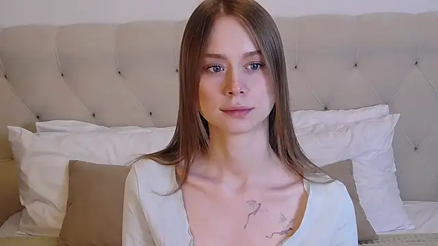 KarolinaConner online show from November 25, 2025, 4:12 am