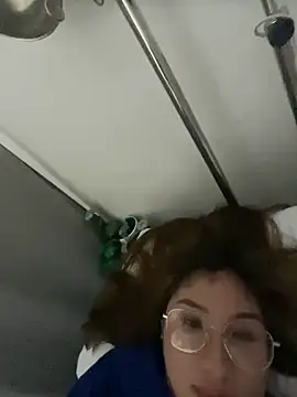 heybabykyliee online show from April 12, 2026, 3:50 pm