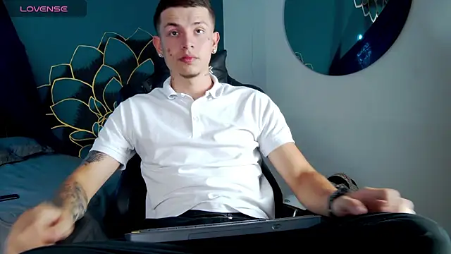 Snapshot of Ryan_Miller chatting on September 25, 2025, 8:56 pm Ryan Miller online show from September 25, 2025, 8:56 pm