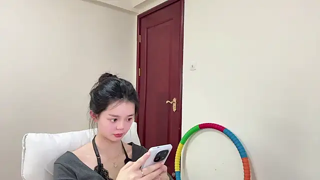 Nicole-13 online show from April 13, 2026, 1:33 am