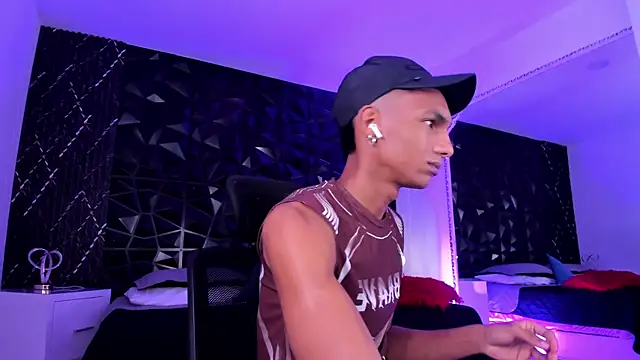 JulienSaint online show from November 8, 2025, 12:16 pm