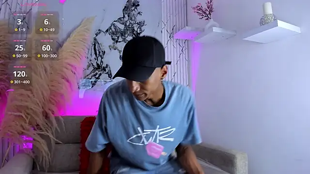 JulienSaint online show from November 24, 2025, 8:08 pm