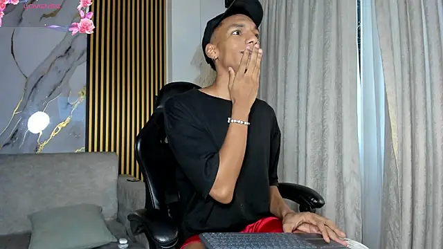 JulienSaint online show from November 25, 2025, 11:54 am