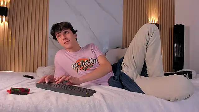 IM DAREN online show from November 13, 2025, 3:16 am