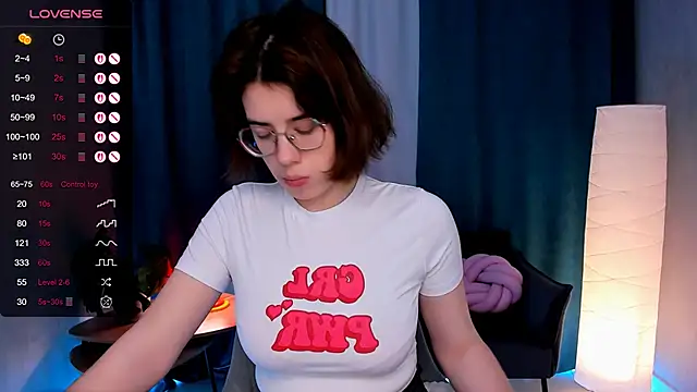 BellaCaress online show from November 23, 2025, 9:20 am