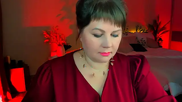 CrystaalStaar online show from November 20, 2025, 6:40 pm