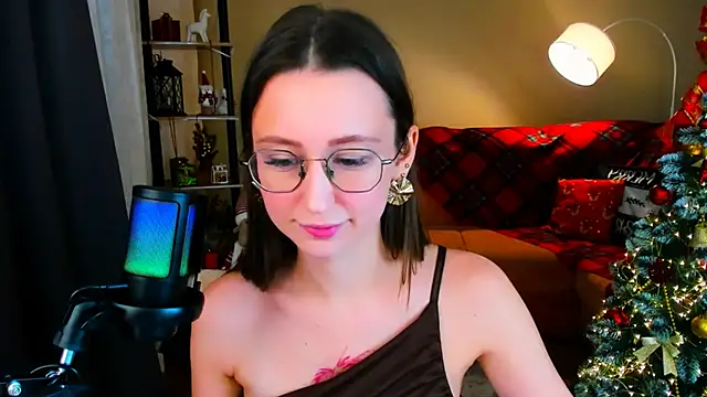 YourLovellyStory online show from December 15, 2025, 4:55 pm