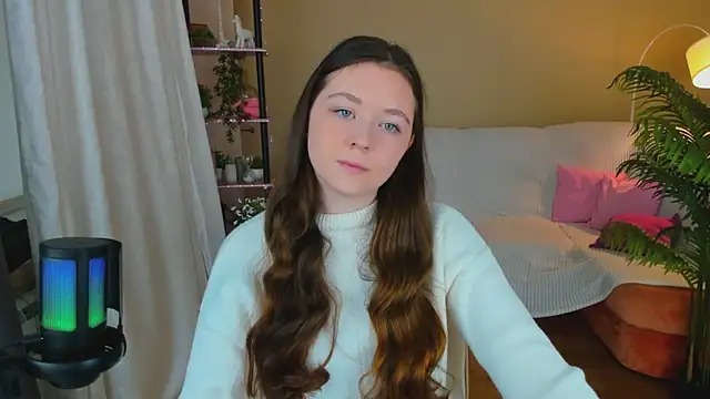 AlluringLookk online show from October 15, 2025, 12:27 pm