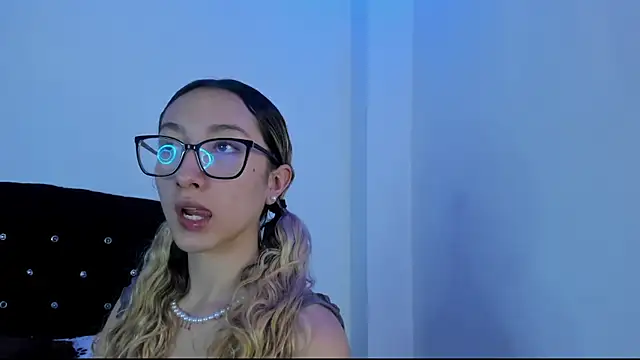 LauMiller online show from October 15, 2025, 9:04 pm