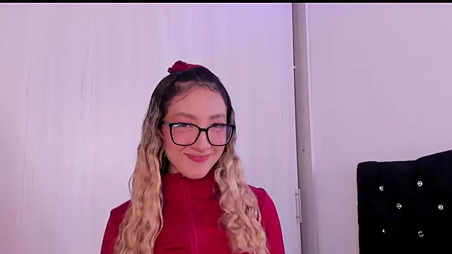 LauMiller online show from October 27, 2025, 11:09 pm