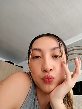 LauMiller online show from November 8, 2025, 5:34 pm