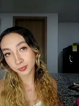 LauMiller online show from December 16, 2025, 12:15 am