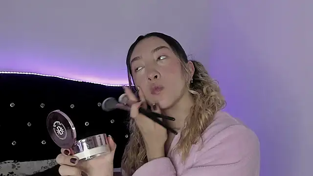 LauMiller online show from December 21, 2025, 1:29 pm