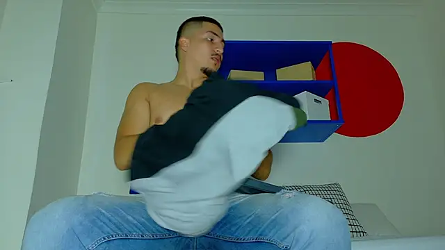 MrFox   online show from October 15, 2025, 2:39 pm