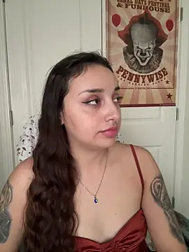 CharmingMaddie online show from December 22, 2025, 7:00 pm