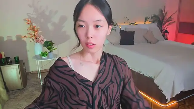 SoulHarmoonyy online show from November 28, 2025, 1:14 pm