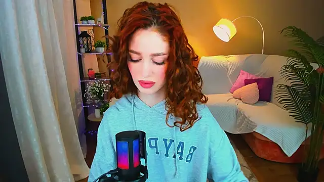 Snapshot of ChristinaConteeree chatting on November 17, 2025, 7:08 pm ChristinaConteeree online show from November 17, 2025, 7:08 pm