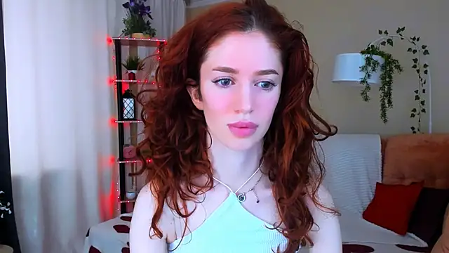 ChristinaConteeree online show from July 5, 2026, 4:19 am