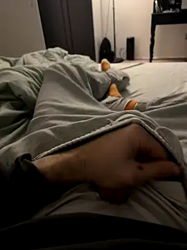 Snapshot of Frankieyyy1 chatting on December 22, 2025, 8:39 pm Frankieyyy1 online show from December 22, 2025, 8:39 pm