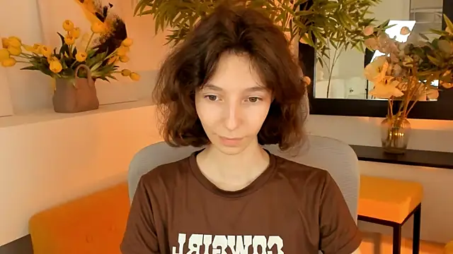 EmmanuellBrown online show from November 14, 2025, 12:15 pm