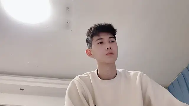 xiaojie2563 online show from March 11, 2026, 12:33 pm