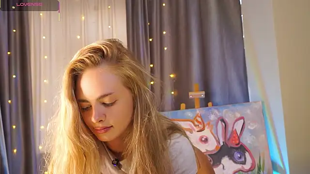 Snapshot of AliciaMellow chatting on March 14, 2026, 11:59 am AliciaMellow online show from March 14, 2026, 11:59 am