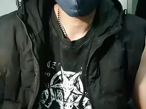 Snapshot of bigbb101011 chatting on January 9, 2026, 4:21 pm bigbb101011 online show from January 9, 2026, 4:21 pm