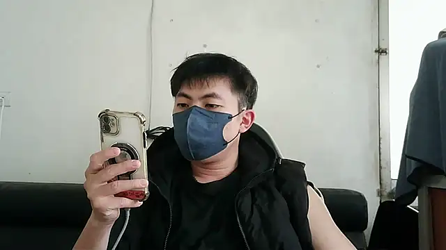 Snapshot of bigbb101011 chatting on January 11, 2026, 5:34 am bigbb101011 online show from January 11, 2026, 5:34 am