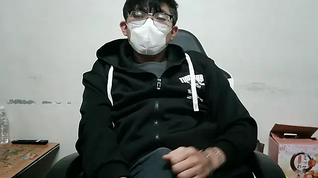 Snapshot of bigbb101011 chatting on March 12, 2026, 1:50 pm bigbb101011 online show from March 12, 2026, 1:50 pm