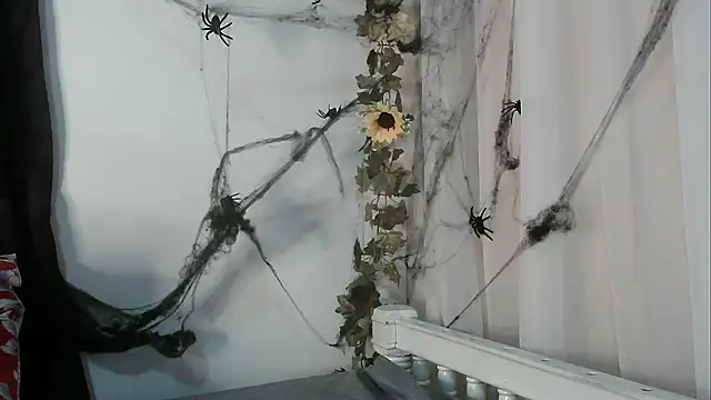 angelainparis28 online show from October 25, 2025, 4:53 am