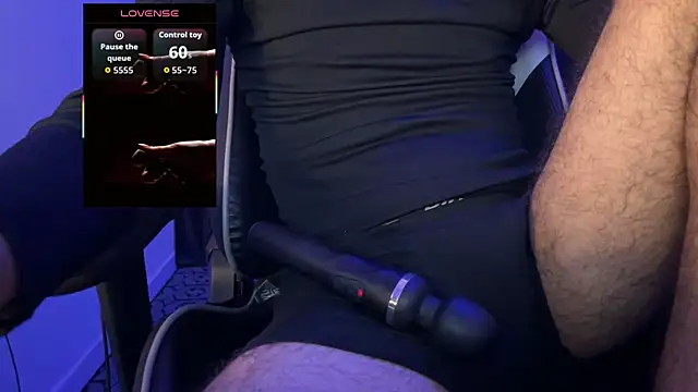 Snapshot of Savage_Mint chatting on December 16, 2025, 7:19 pm Savage Mint online show from December 16, 2025, 7:19 pm