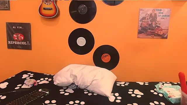 meisevil77 online show from November 23, 2025, 3:06 am