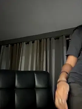 lynn9000 online show from November 12, 2025, 7:20 am