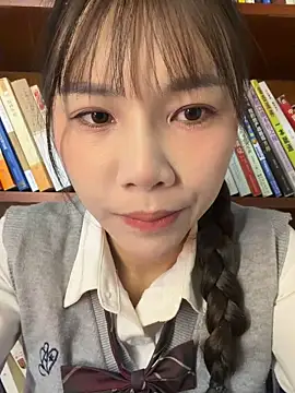 Snapshot of Adora188 chatting on March 19, 2026, 7:12 am Adora188 online show from March 19, 2026, 7:12 am