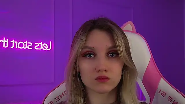 Snapshot of StacyEvances chatting on March 1, 2026, 6:32 pm StacyEvances online show from March 1, 2026, 6:32 pm