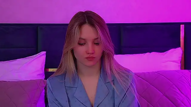 Snapshot of StacyEvances chatting on March 6, 2026, 6:54 am StacyEvances online show from March 6, 2026, 6:54 am