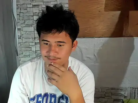Snapshot of Adim-pinoy146 chatting on May 3, 2026, 5:13 am Adim-pinoy146 online show from May 3, 2026, 5:13 am