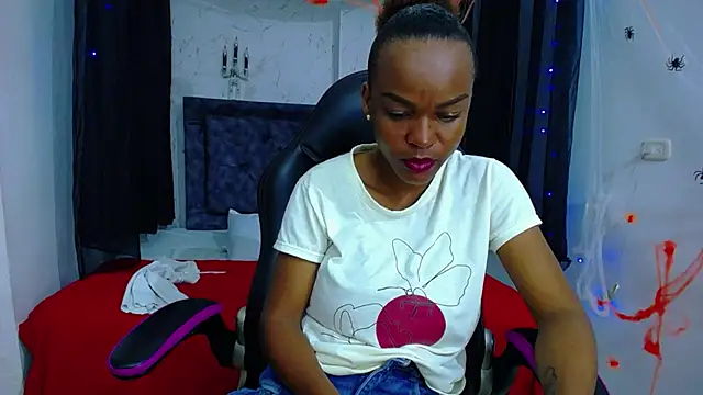 Snapshot of mia__thomson_ chatting on November 5, 2025, 12:38 pm mia thomson online show from November 5, 2025, 12:38 pm