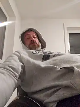 Snapshot of Flotschy85 chatting on February 22, 2026, 8:24 am Flotschy85 online show from February 22, 2026, 8:24 am