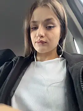 KittyQueeny online show from October 13, 2025, 2:17 pm