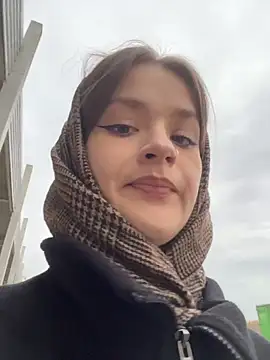 KittyQueeny online show from October 23, 2025, 2:05 pm