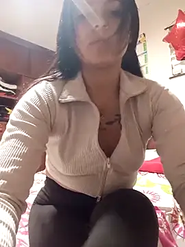 Snapshot of LunaHot_777 chatting on February 9, 2026, 11:47 am LunaHot 777 online show from February 9, 2026, 11:47 am