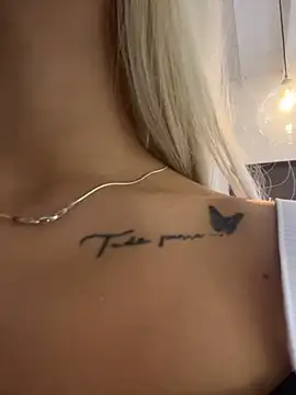 MystiqueXXX online show from November 15, 2025, 1:07 pm