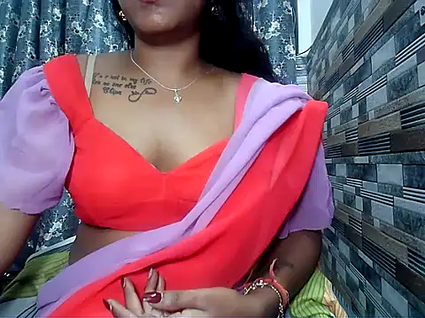 Snapshot of HOT_AARVI11 chatting on October 20, 2025, 9:26 pm HOT AARVI11 online show from October 20, 2025, 9:26 pm