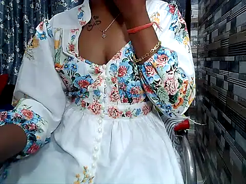 Snapshot of HOT_AARVI11 chatting on October 31, 2025, 4:08 pm HOT AARVI11 online show from October 31, 2025, 4:08 pm