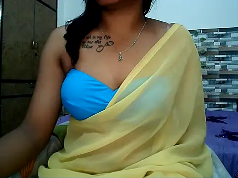 Snapshot of HOT_AARVI11 chatting on November 24, 2025, 4:18 pm HOT AARVI11 online show from November 24, 2025, 4:18 pm