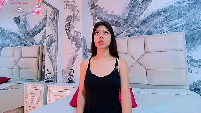 Snapshot of CristineCaru chatting on September 13, 2025, 1:00 pm CristineCaru online show from September 13, 2025, 1:00 pm