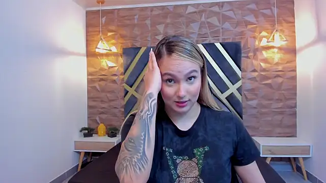 Emmaa white  online show from January 12, 2026, 5:18 pm